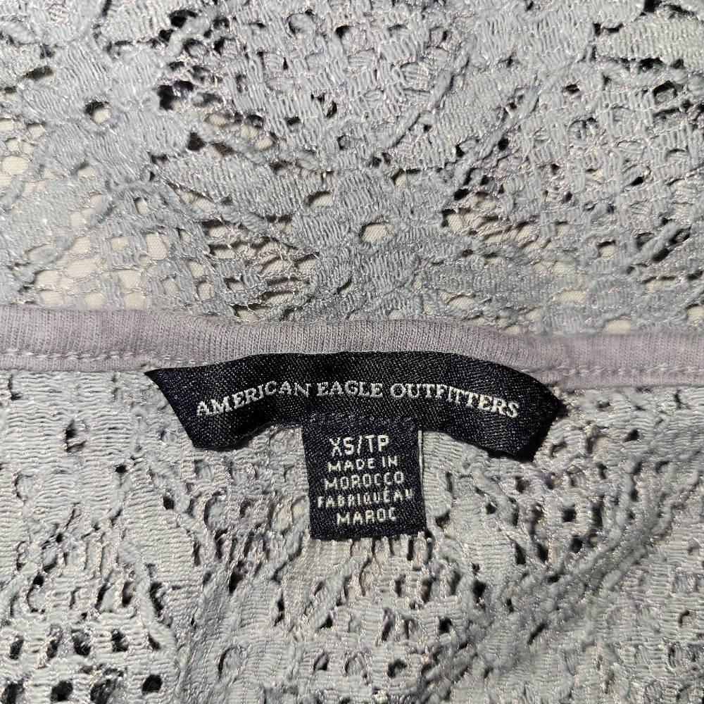 American Eagle crop top
